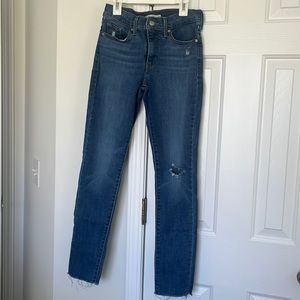 Women’s Levi’s jeans